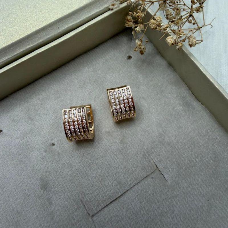 Brinco de Argola em U Com Fileiras De Zircônias - Banhado a Ouro 18k