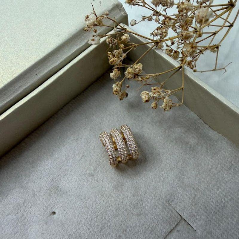 Piercing Fake de encaixe Cravejado Zircônias - Banhado a Ouro 18k