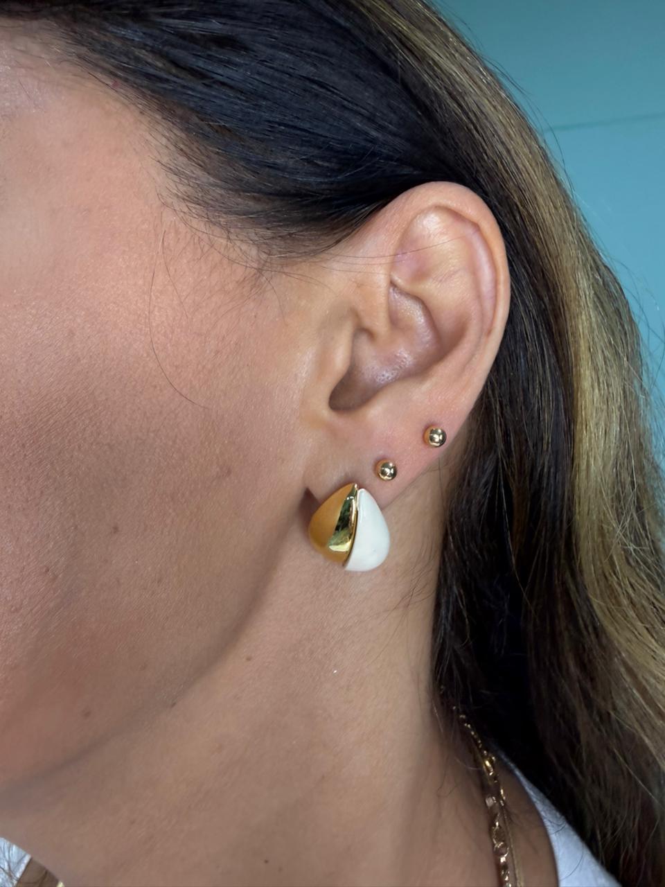 Brinco Duo Dourado e Resina - Banhado Verniz Italiano