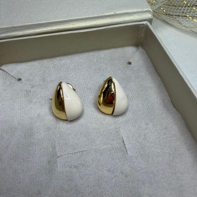 Brinco Duo Dourado e Resina - Banhado Verniz Italiano