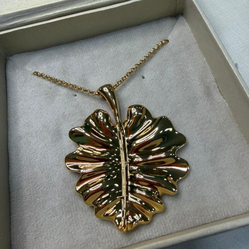 Pingente Grande Folha - Banhado a Ouro 18k