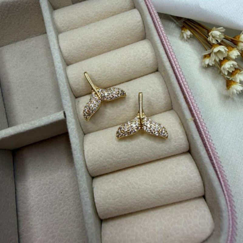 Brinco Cauda de Sereia com Cravejado de Zircônias - Banhado a Ouro 18K