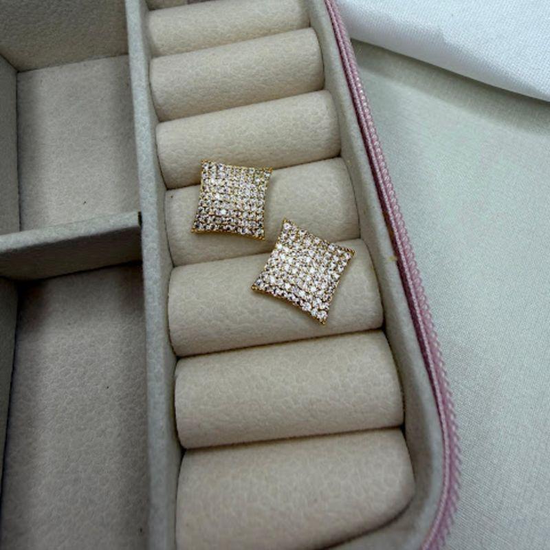 Brinco Quadrado Cravejado em Zírcônias - Banhado a Ouro 18k