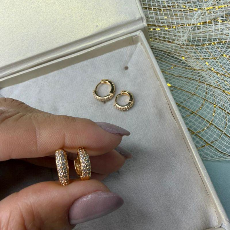 Dupla de Argolinhas Cravejadas de Zircônias - Banhado a Ouro 18k