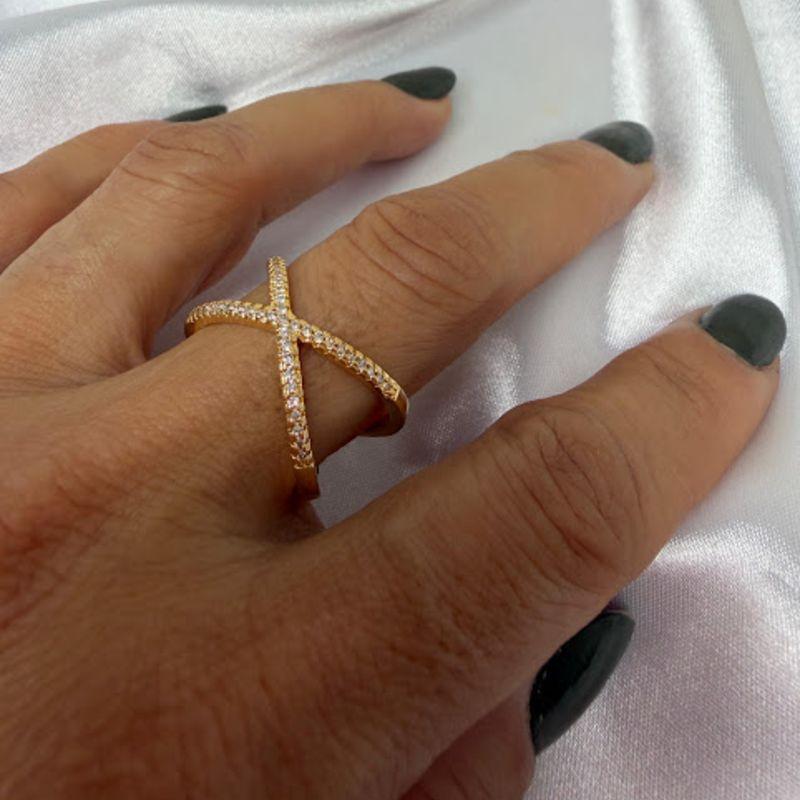 Anel com Design em X Cravejado com Zircônias - Banhado a Ouro 18k