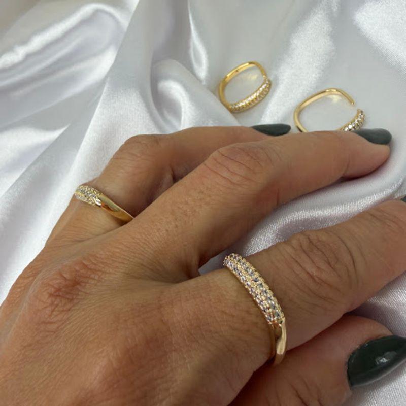 Anel Quadrado Regulável Cravejado em Zircônias (und) - Banhado a Ouro 18k