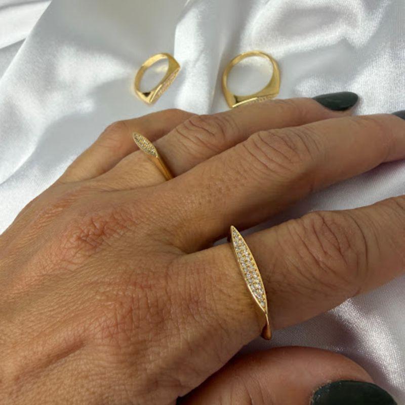 Anel Retangular Cravejado com Zircônias (und) - Banhado a Ouro 18k