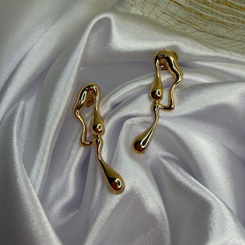 Brincos Design Orgânico com Formas Assimétricas e Fluidas - Banhado a Ouro 18k