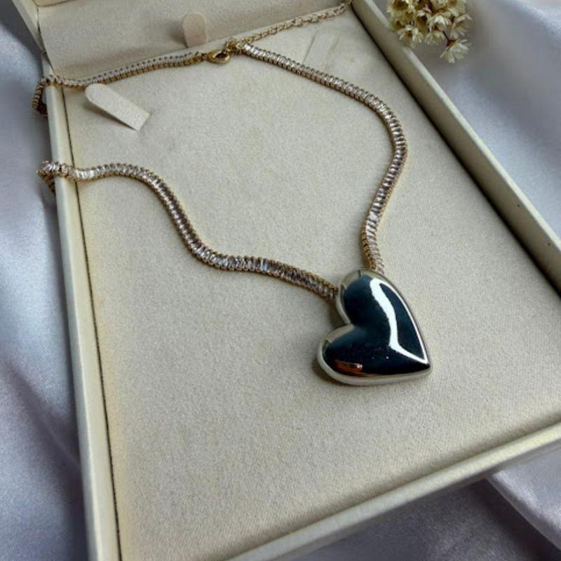 Colar Riviera Baguete com Pingente Coração Ródio Branco Liso - Banhado a Ouro 18k