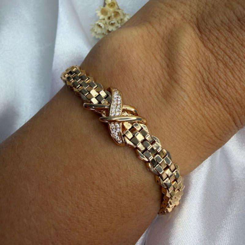 Pulseira Design Trançado  com Detalhe Central em forma de 