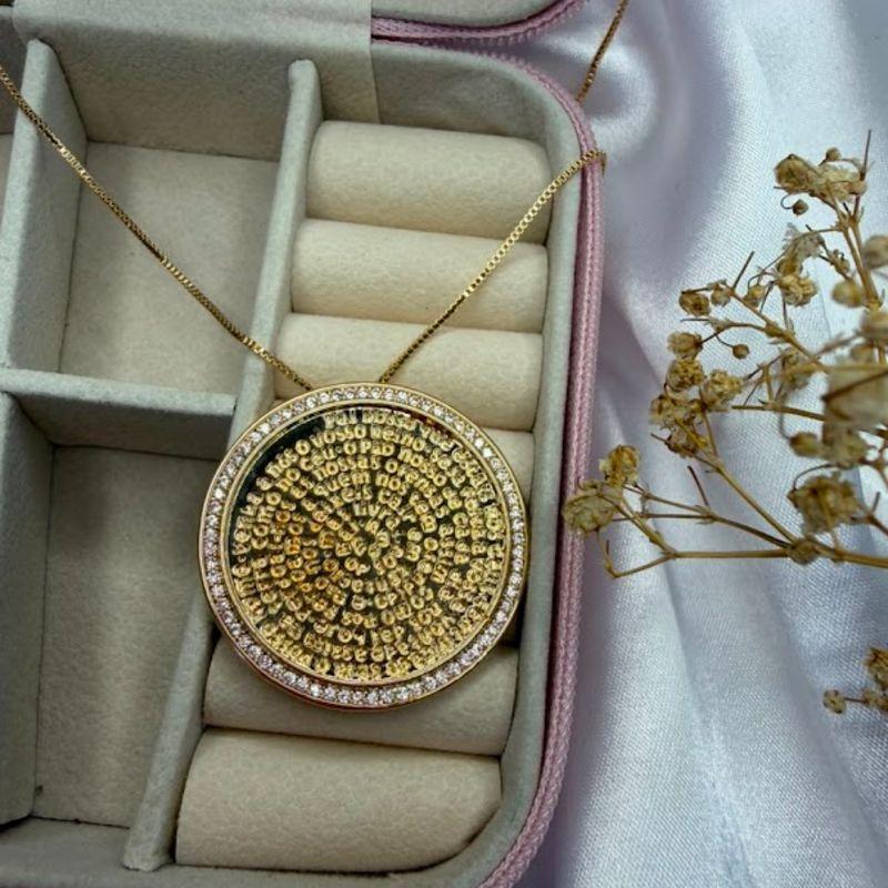 Colar com Mandala Pai Nosso Cravejado Laterais Zircônias - Banhado a Ouro 18k