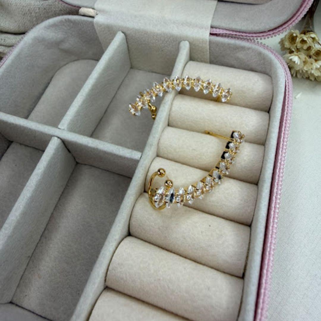 Brinco Ear Cuff Cravejado com Zircônias - Banhado a Ouro 18k