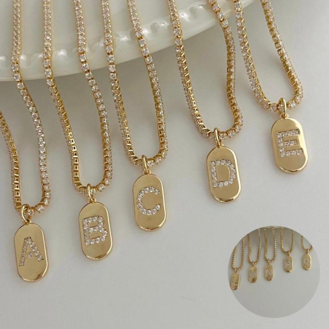 Colar Riviera Dourado Com Pingente de Letra Cravejado (Und) - Banhado a Ouro 18k