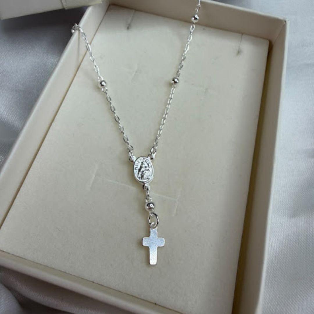 Pulseira Estilo Terço com Pingente de Nossa Senhora e Cruz - Prata 925