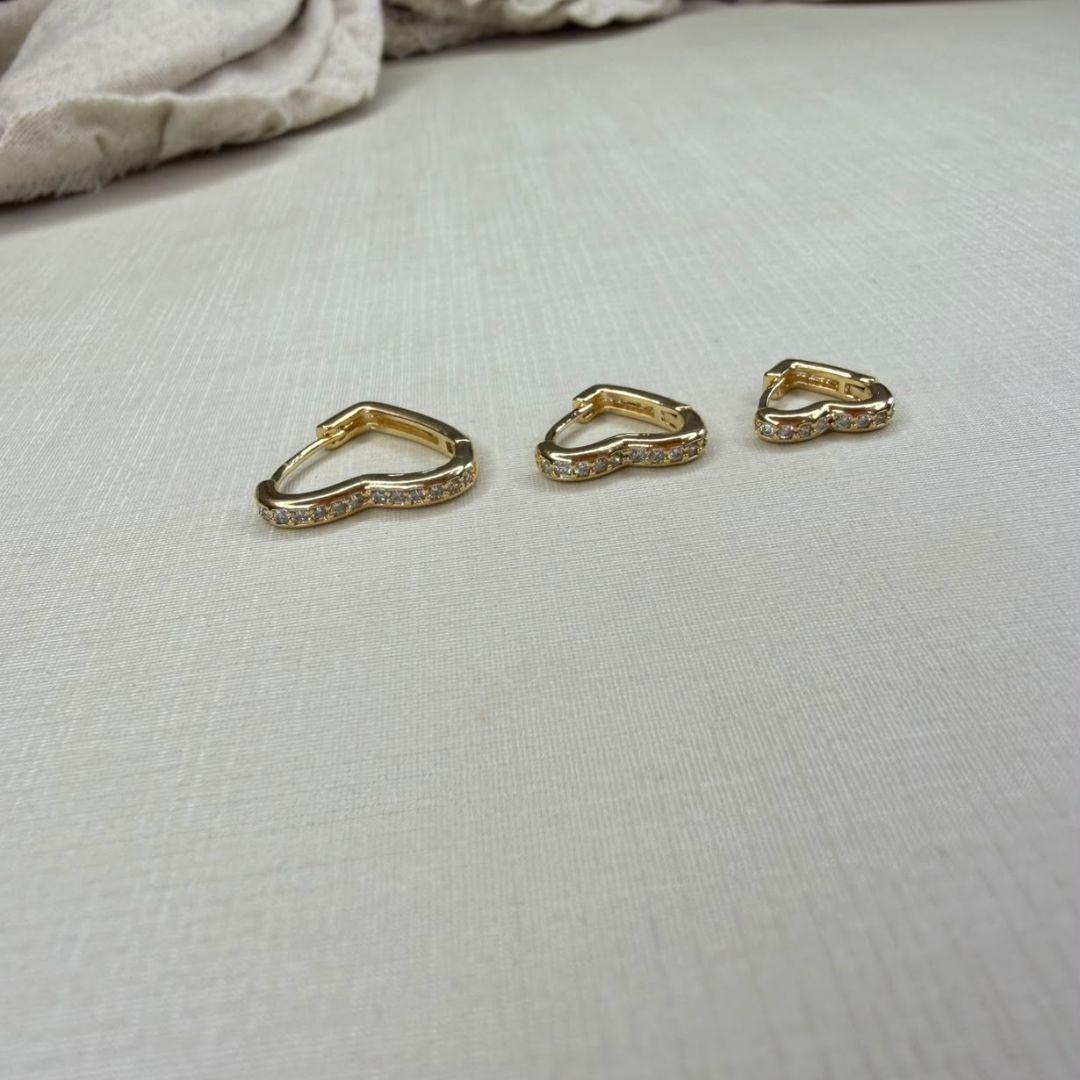 Trio de Argolinhas Formato de Coração com Zircônias - Banhado a Ouro 18k