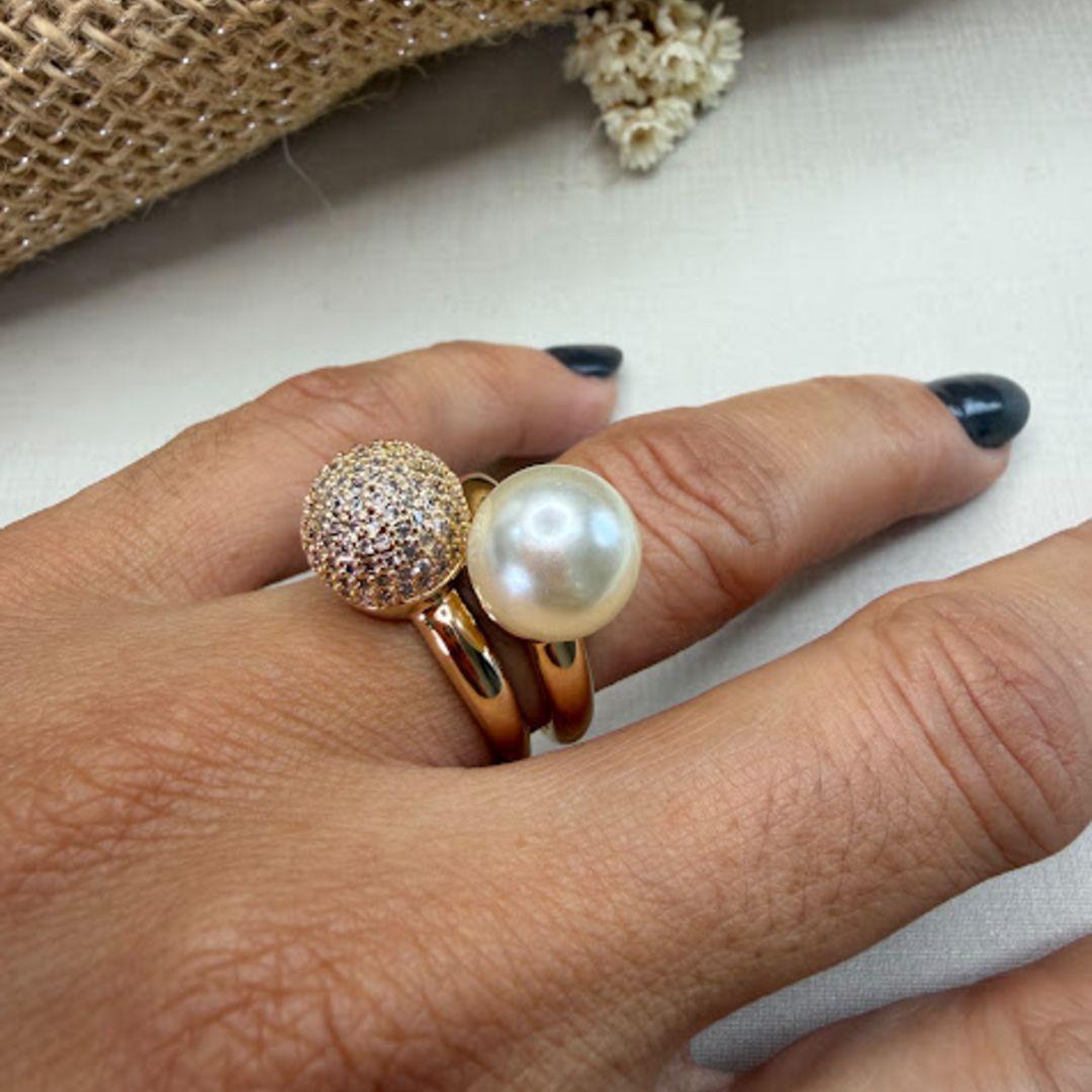 Anel Duplo com Pérola e Esfera Cravejada de Zircônias - Banhado a Ouro 18k