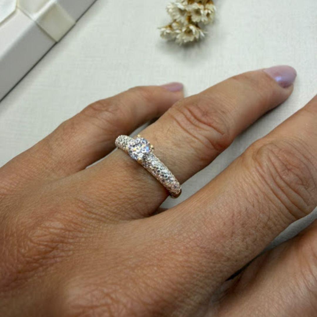 Anel Solitário Estilo Pave/Chuveiro com Zircônias -Banhado a Ouro 18k